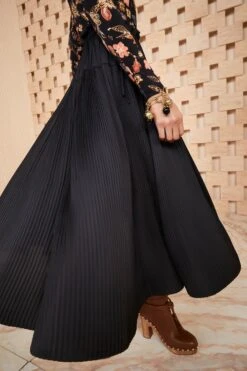 ULLA JOHNSON Wren Skirt - Noir -Olivia Fashion Shop SHOT 040 0131 ULLA JOHNSON WREN SKIRT NOIR UJ990304 view 1