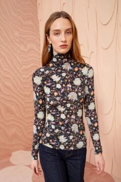 ULLA JOHNSON Aurelia Turtleneck - Nuit 8 ULLA JOHNSON Aurelia Turtleneck - Nuit -Olivia Fashion Shop ULLA JOHNSON AURELIA TURTLENECK NUIT RESHOOT 0022