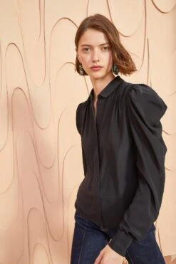 ULLA JOHNSON Dari Blouse - Noir 7 ULLA JOHNSON Dari Blouse - Noir -Olivia Fashion Shop ULLA JOHNSON Dara Blouse NOIR 03