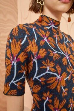 ULLA JOHNSON Flora Top - Bellflower 8 ULLA JOHNSON Flora Top - Bellflower -Olivia Fashion Shop ULLA JOHNSON Flora Top BELLFLOWER 02 ALT