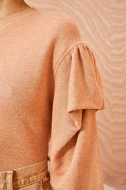 ULLA JOHNSON Pilar Pullover - Resin 9 ULLA JOHNSON Pilar Pullover - Resin -Olivia Fashion Shop ULLA JOHNSON Pilar Pullover RESIN 05