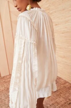 ULLA JOHNSON Maeve Blouse - Blanc 7 ULLA JOHNSON Maeve Blouse - Blanc -Olivia Fashion Shop ulla johnson white maeve top blanc UJ990237 view 3